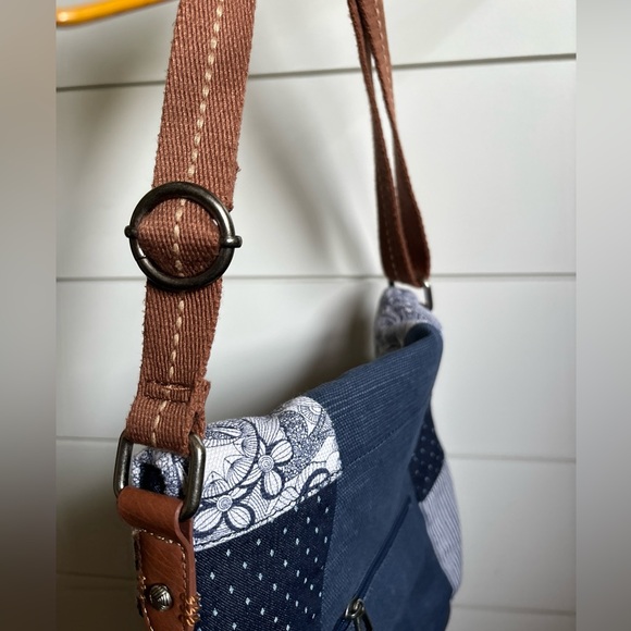 The Sak Sakroots Foldover Crossbody Bag blue denim Navy Desert - Picture 6 of 10